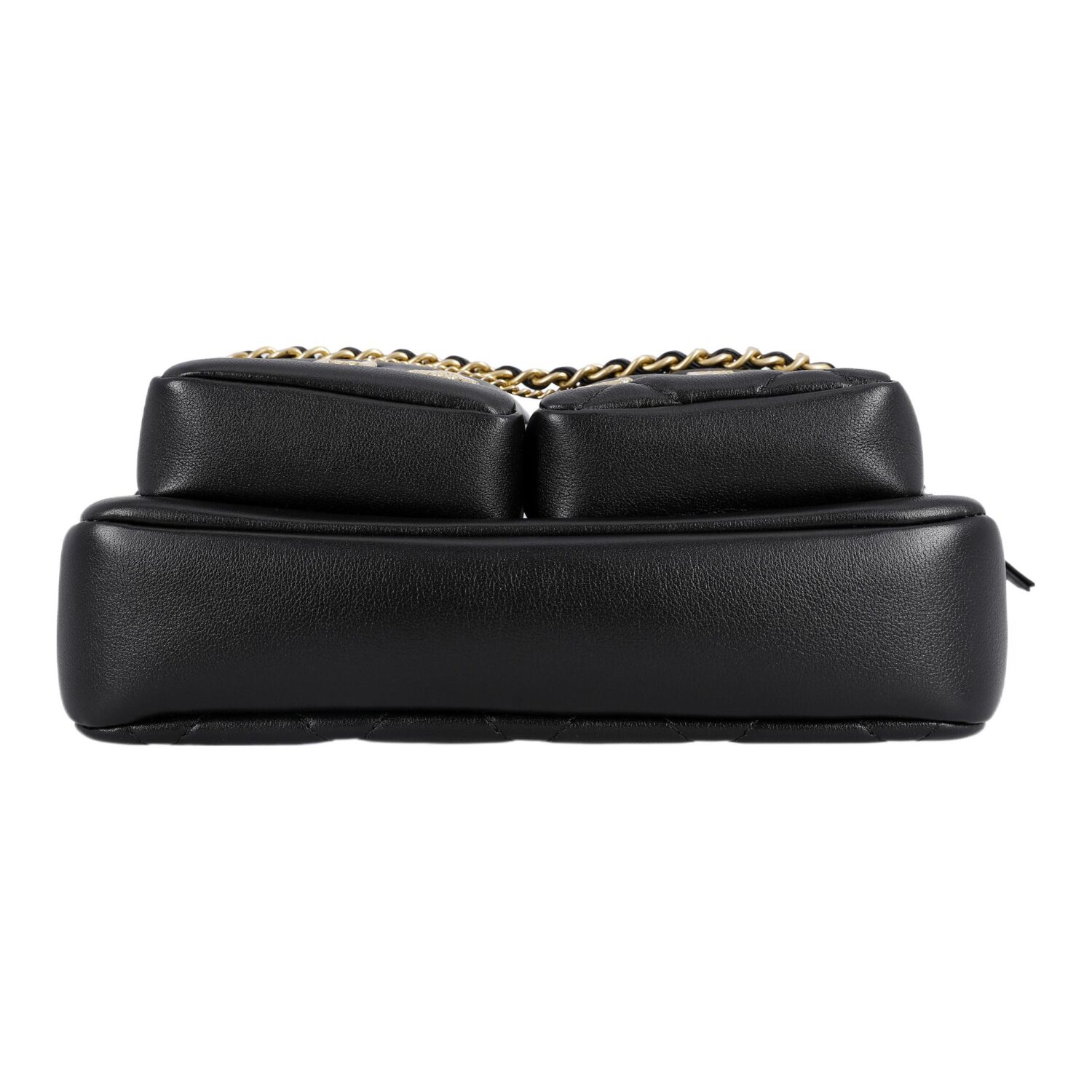 CHANEL 22c early spring messenger bag