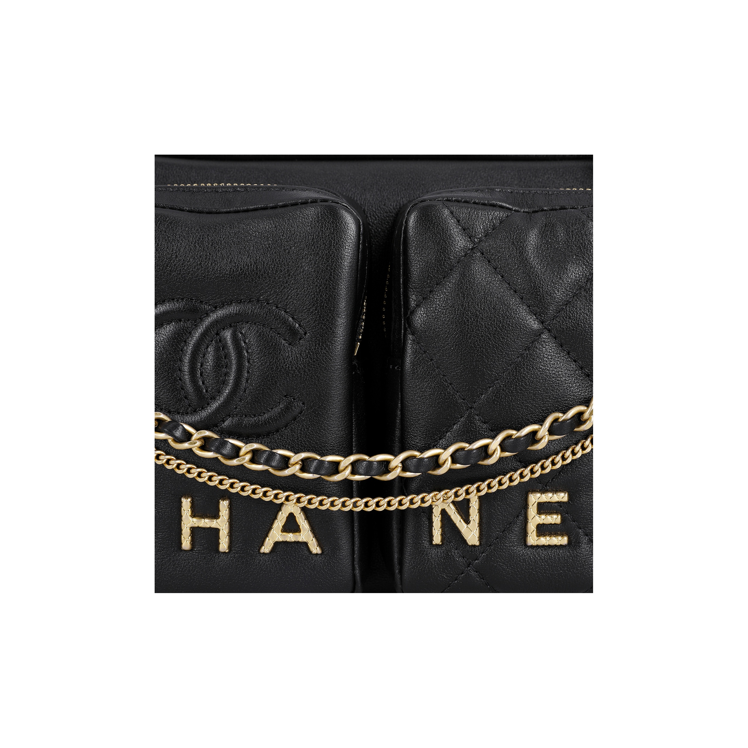 CHANEL 22c early spring messenger bag